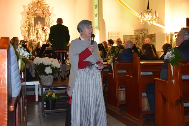 Susanne Lafer führte durch das musikalische Programm | Foto: Strohmeier