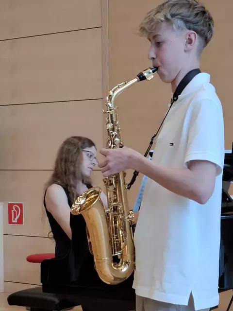 GAbriel Raabn. Der Kulturverein Waldhausen mit Obfrau Magdalena Eder bot herausragenden jungen Musikerinnen und Musikern aus dem Strudengau, dem angrenzenden Waldviertel und Mostviertel in Zusammenarbeit mit der Landesmusikschule Grein ein großes Konzert-Podium.  | Foto: Robert Zinterhof