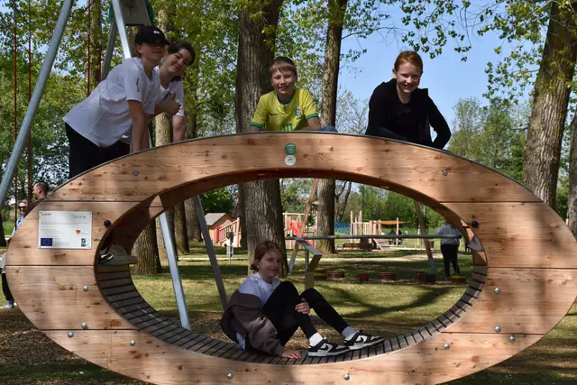 Die Kinder hatten ihren Spaß beim Erkunden der Geräte. | Foto: Michael Strini