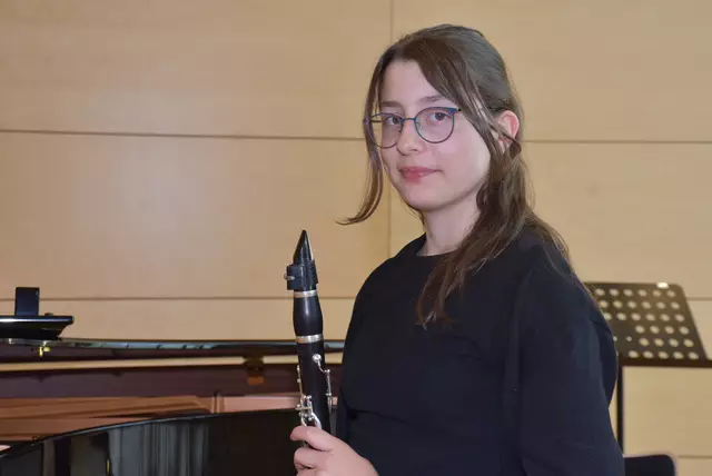 Anika Haderer. Der Kulturverein Waldhausen mit Obfrau Magdalena Eder bot herausragenden jungen Musikerinnen und Musikern aus dem Strudengau, dem angrenzenden Waldviertel und Mostviertel in Zusammenarbeit mit der Landesmusikschule Grein ein großes Konzert-Podium.  | Foto: Robert Zinterhof