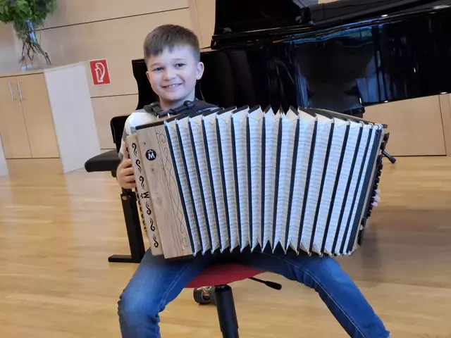 Lorenz Mayrhofer. Der Kulturverein Waldhausen mit Obfrau Magdalena Eder bot herausragenden jungen Musikerinnen und Musikern aus dem Strudengau, dem angrenzenden Waldviertel und Mostviertel in Zusammenarbeit mit der Landesmusikschule Grein ein großes Konzert-Podium.  | Foto: Robert Zinterhof