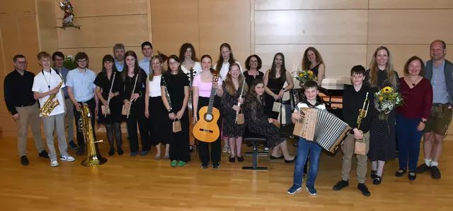 Der Kulturverein Waldhausen mit Obfrau Magdalena Eder bot herausragenden jungen Musikerinnen und Musikern aus dem Strudengau, dem angrenzenden Waldviertel und Mostviertel in Zusammenarbeit mit der Landesmusikschule Grein ein großes Konzert-Podium.  | Foto: Robert Zinterhof