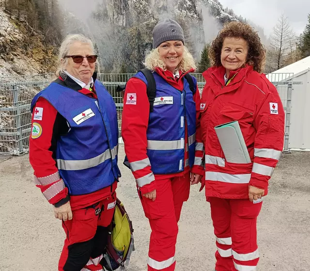 Viel engagierte Frauenpower im Einsatz. | Foto: Brigitte Krämer