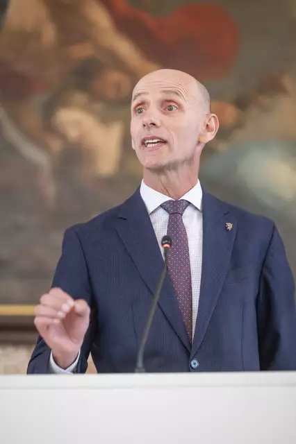 Finanzlandesrat Willibald Ehrenhöfer wird den Entwurf des Landesbudgets 2025 präsentieren und sich zudem kritischen Fragen der KPÖ stellen müssen. | Foto: STVP/Fischer