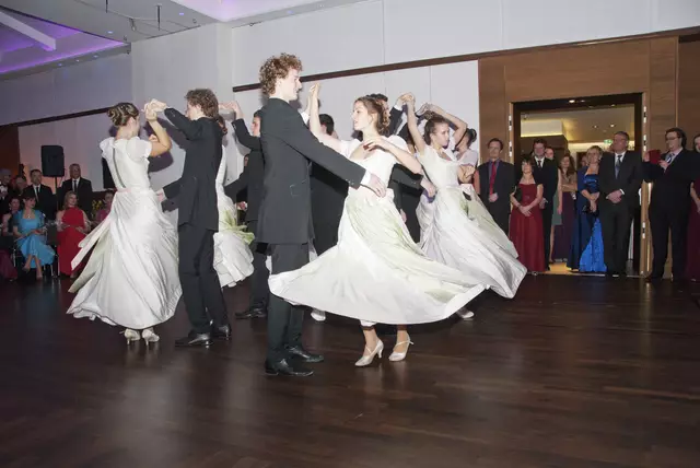Wiener Walzer am Polizeiball 2018 im Salzburger Hotel Crowne Plaza. | Foto: Gebhard Fritz