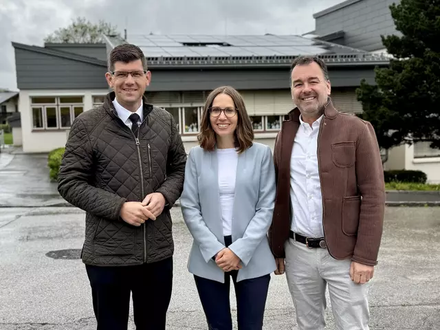 Landeshauptmann-Stellvertreter Martin Gruber, Bürgermeisterin Andrea Feichtinger-Sacherer und Amtsleiter Werner Glanzer
 | Foto: Büro LHStv. Gruber/Gamper