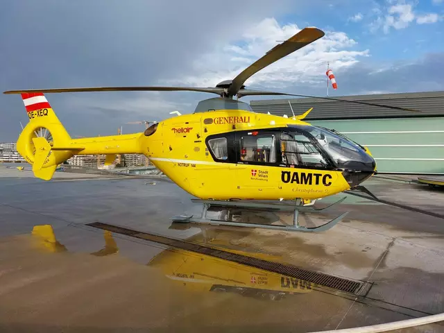 Schwerer Motorradunfall im Helenental – Zwei junge Biker schwer verletzt. Die 24-Jährige wurde vom Notarzthubschrauber Christophorus 9 in die Klinik Floridsdorf geflogen. | Foto: ÖAMTC