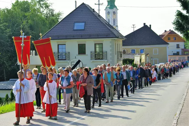 Jeweils an den 13. der Monate Mai bis Oktober ziehen Tausende Wallfahrer aus Oberösterreich und Niederbayern zur Mutter Gottes in den Fronwald bei Schardenberg. | Foto: Fotos: Franz Gruber