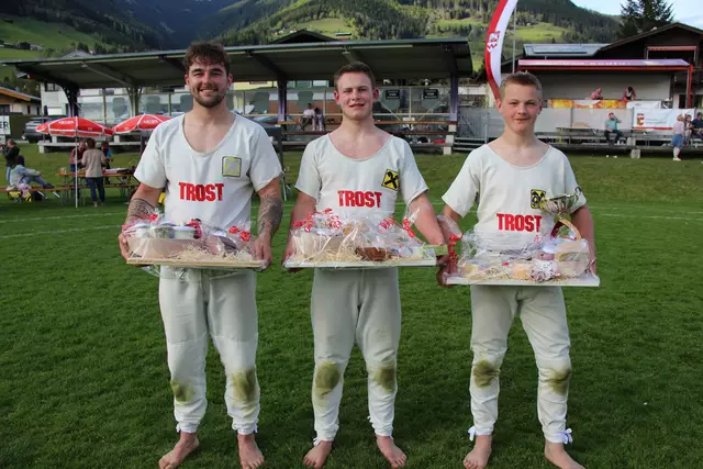 Philip Holzer, Matthäus Gander und Gabriel Mariner waren im Rahmen des Auftaktranggelns sehr erfolgreich. | Foto: SU iDM Matrei