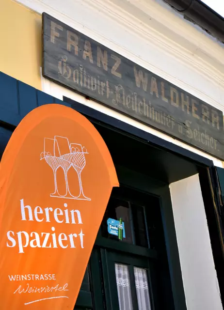 Platt Weinkost im alten Wirtshaus Waldherr aus dem Jahr 1880 bei BIO Weinbau Waldherr
 | Foto: Herbert Schleich