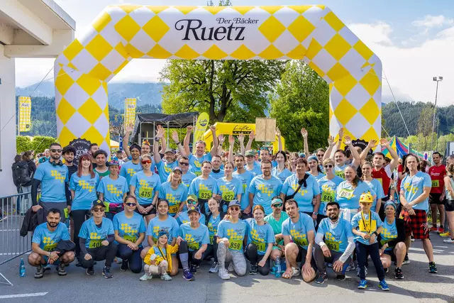 Mächtiges Team: Der Bäcker Ruetz war mit geballter Laufstärke am Start. | Foto: Paul Weber