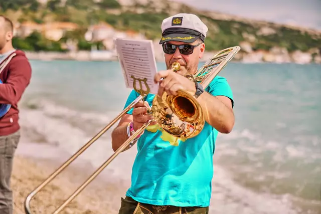 Untertags werden Urlaubsstädte erkundet, am Abend dreht sich alles rund um die Blasmusik. | Foto: Klaus Mittermayr