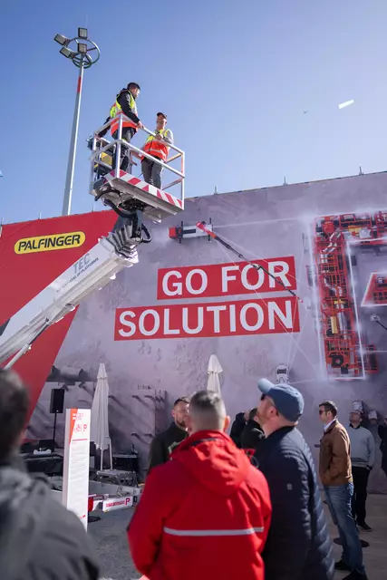 Auf der „Bauma 2025" präsentierte das Unternehmen Palfinger zuletzt einige Produkt-Neuheiten. | Foto: Palfinger