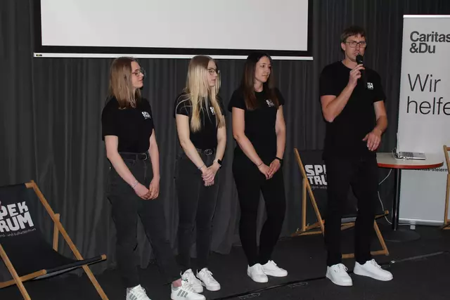 Ansprechpartner für die Jugendlichen sind der Juz-Leiter Daniel Ruderes, Nathalie Hoffmann, Sarah Haindler und Mira Bodner. (v.re.) | Foto: Helga Gößwellner