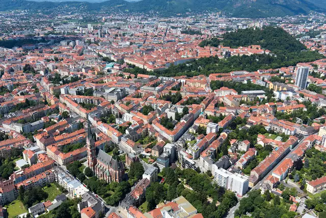 Was auf den ersten Blick überraschen mag: Innenstadt und St. Leonhard gehören zu den verhältnismäßig günstigeren Pflastern. | Foto: Graz Tourismus/Harry Schiffer