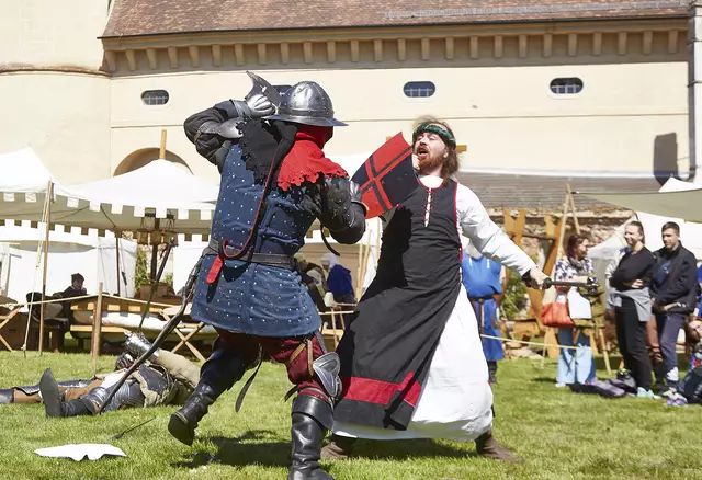 Das historische Burgtreiben auf der Rosenburg bringt das Mittelalter in die Gegenwart. | Foto: Foto: lichtstark