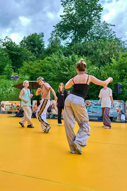 Von 26. Juni bis 6. Juli findet „Public Moves“ täglich beim Volksgarten in Salzburg statt. | Foto: Raphael Mittendorfer