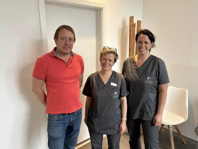 Mario Hofmann, der Mann fürs Organisatorische und Finanzielle, Petra Benz, Augenspezialistin und Alexandra Hofmann, Leiterin der neues Kleintierzentrums Maxglan, das Anfang März in der früheren Zeugstätte eröffnet hat. | Foto: Schrofner