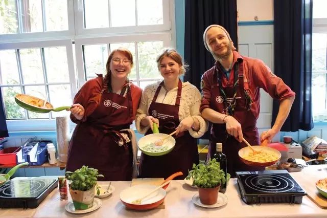 Badens Pfadfinder kochten 40kg Rohnudeln und somit mehr als 300 Portionen Pasta. | Foto: Cornelia Völkerer
