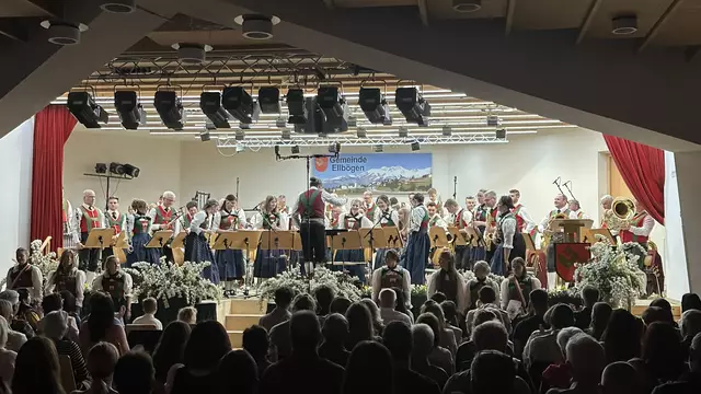 Ellbögen: Das erste Frühjahrskonzert unter der neuen organisatorischen Leitung von Simon Thurnbichler wurde so zu einem rundum gelungenen musikalischen Abend. | Foto: Michaela Mair