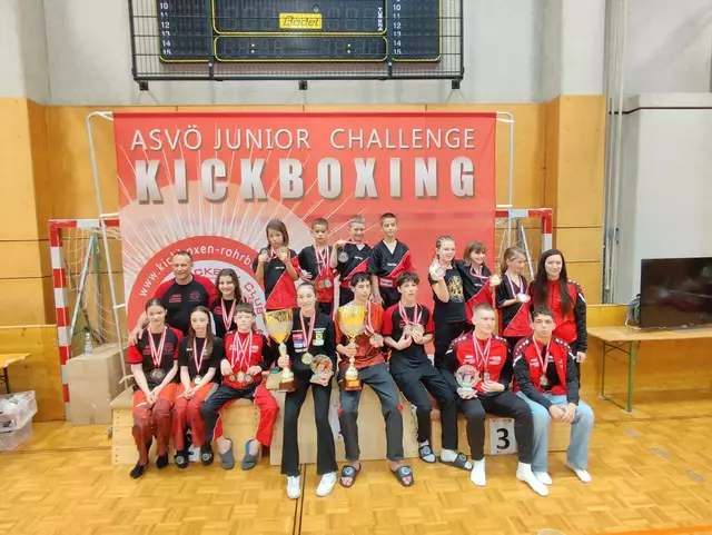 Die 15. ASVÖ Junior Challenge im Kickboxen begeisterte alle Teilnehmenden und brachte dem ASVÖ Kickbox Klub viermal Gold, zehnmal Silber und dreizehnmal Bronze.  | Foto: Kickbox Club Rohrbach