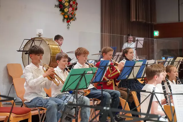 Das Jugendorchester besteht mittlerweile aus 28 Musikerinnen und Musikern. Beim Frühjahrs Konzert zeigte es sich von der besten Seite. 