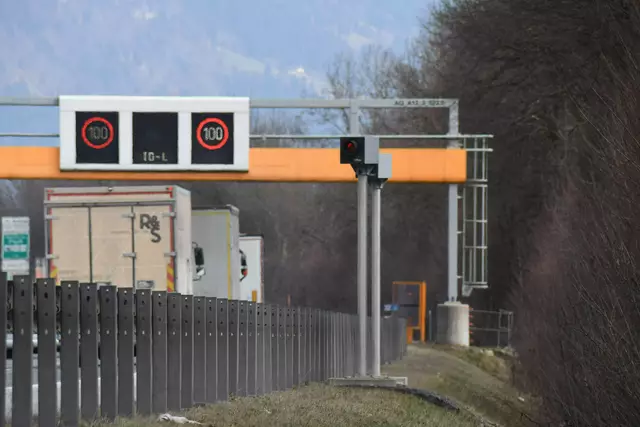 Die steirischen Grünen kritisieren die fehlende "fachliche Grundlage" der Abschaffung des Luftschutz-Hunderters und konfrontieren im Rahmen der Landtagssitzung den zuständigen Verkehrslandesrat Hannes Amesbauer. | Foto: MeinBezirk