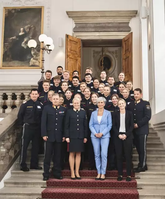 Bundesministerin für Justiz Anna Sporrer, Sport-Staatssekretärin Michaela Schmidt und die Generaldirektion für den Straf- und Maßnahmenvollzug empfingen die Spitzensportlerinnen und Spitzensportler von "Justiz Athleta" im Bundesministerium für Justiz.  | Foto: Mezgolits