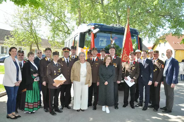 Mit dem neuen Hilfeleistungsfahrzeug HLF2 steht der Mannschaft nun modernste Technik zur Verfügung. | Foto: FF Wulzeshofen