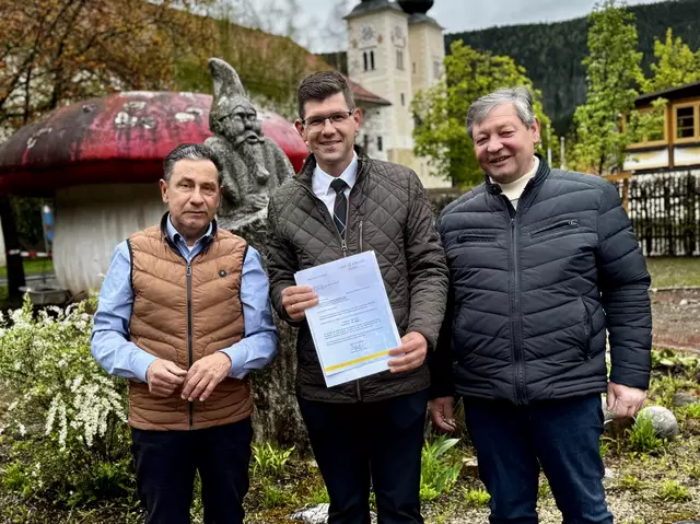 Bürgermeister Siegfried Wuzella, Landeshauptmann-Stellvertreter Martin Gruber und Gemeinderat Peter Wernig | Foto: Büro LHStv. Gruber