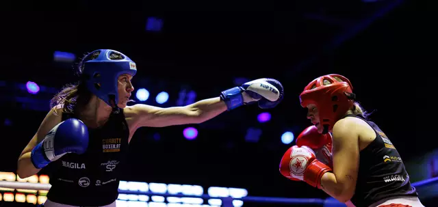 Chartiy-boxen.at: 26 Boxerinnen und Boxer stiegen in den Ring und zeigten bei harten Kämpfen viel Herz für den guten Zweck. | Foto: Goran Milosavljevic