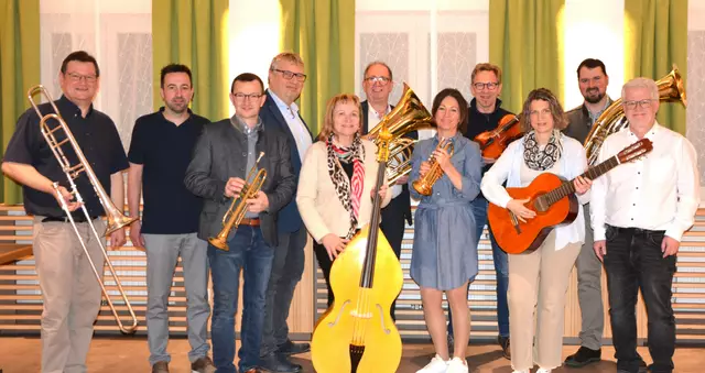 Die Vetreter der Gemeinden: Musikschulleiter Manfred Kreutzer, Bgm. Andreas Straßer (Echsenbach), Bgm. Ing. Nikolaus Noè-Nordberg (Windigsteig), Vize-Bgm. Dietmar Datler (Waidhofen-Land), Verbandsobfrau Bgm. Anette Töpfl (Vitis), Obfrau-Stellvertreter Bgm. Karl Elsigan (Schwarzenau), GR Daniela Gressl (Göpfritz an der Wild), Bgm. Guntmar Müller (Hirschbach), GR Romana Androsch (Groß Siegharts), Bgm. Harald Hofbauer (Dietmanns) und Bürgermeister Georg Marksteiner (Allentsteig). | Foto: Musikschule Vitis