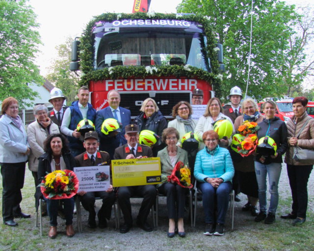 Zahlreiche Ehrengäste und Mitglieder der Freiwilligen Feuerwehr St. Pölten-Ochsenburg folgten der Einladung zur Florianifeier mit Fahrzeugsegnung in Ochsenburg. | Foto: FF St. Pölten-Ochsenburg
