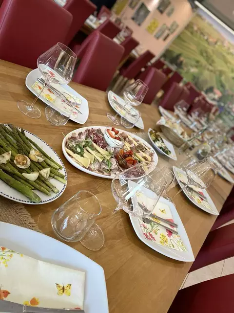 Briški bife des Hauses Kmetija Moro - Kulinarischer Höhepunkt vor der Ausstellungseröffnung für die Gäste aus Kärnten!