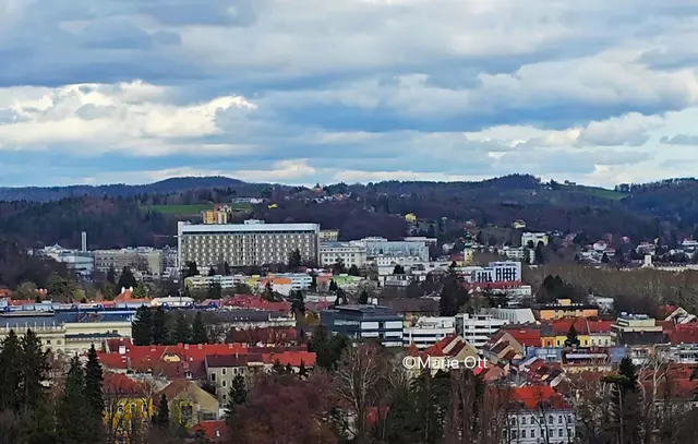 Rettung mit ÖAMTC-Flugrettung, Landung am Klinikum Graz