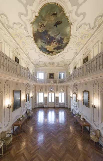 Kulturfahrt zu "Kunst der Meister": 1. Station: Der Prunksaal in der Villa Pace in Tapogliano!