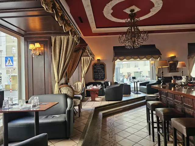Aber auch Bier oder Spritzer kann man in der Vintage-Bar verköstigen. | Foto: Tamara Winterthaler