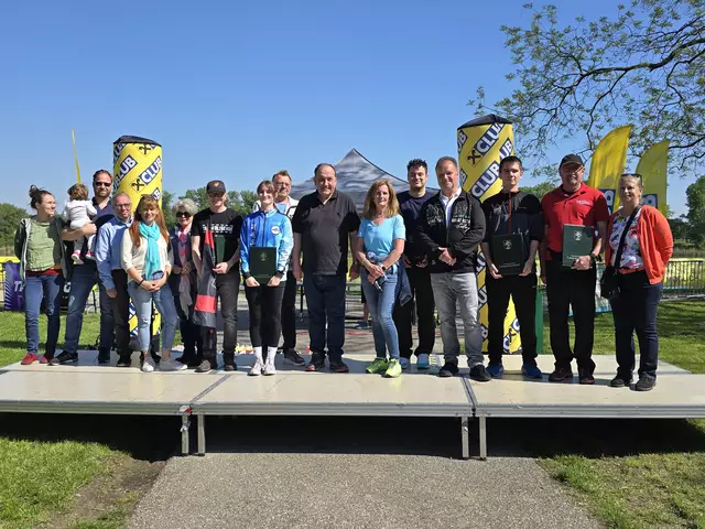 Geehrte Sportlerinnen &amp; Sportler sowie Bürgermeister Mag. A. Arbesser, Vizebürgermeister Mag. W. Motz und Mitglieder des Gemeinderats Langenzersdorf. | Foto: Marktgemeinde Langenzersdorf