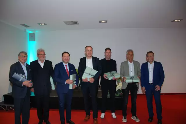 Rudolf Vogtenhuber, Klaus Baringer, Manfred Haimbuchner, Christian Mader, Christoph Stockinger, Heinz Häupl und Stefan Haubenwallner (v.l.).  | Foto: Steiner-Watzinger
