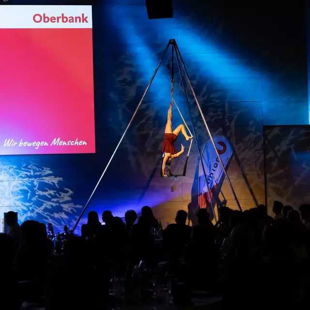 Die Sportunion Gmunden – Sektion Muhfit begeisterte mit einer Partnerakrobatik- und Trapezshow ihres Nachwuchsprogramms.