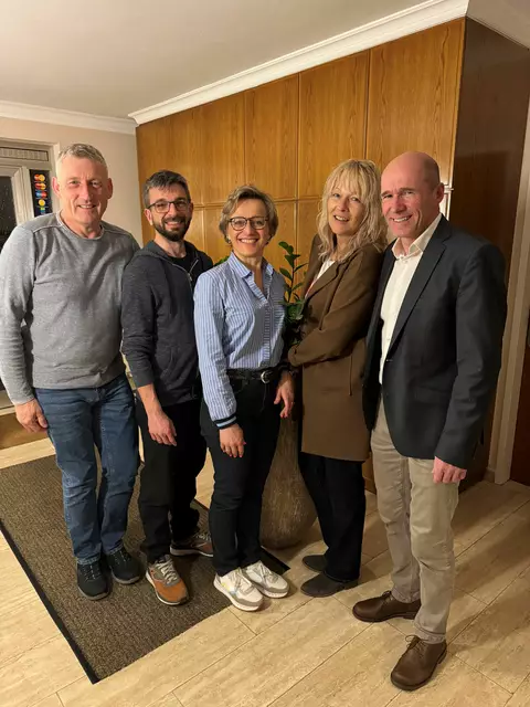 Das Vorstandsteam der Wimsbacher Energiegemeinschaft: v. re.: Obmann Josef Malfent, Marisa Schmid (Schriftführerin-Stellvertreterin), Monika Neudorfer (Schriftführerin), Thorsten Waldl (Kassier), Gerhard Haslinger (Kassier-Stv.) freuen sich über 100 Mitglieder. | Foto: Hannes Ziegelböck