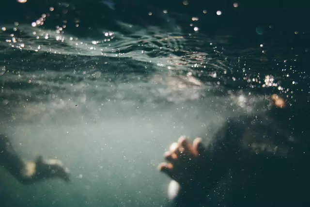 Immer wieder kommt es zu tragischen Badeunfällen.(Symbolfoto) | Foto: Tim Marshall/Unsplash