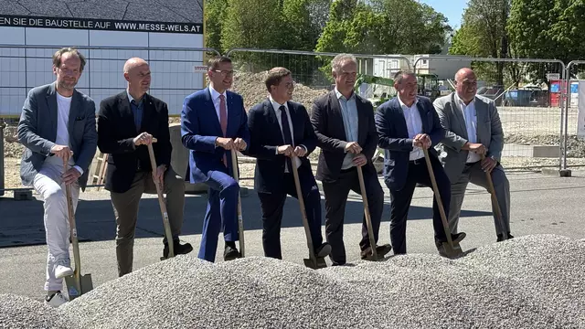 Spatenstich für das nächste Großbauprojekt in Wels: Am Messegelände soll eine komplett neue und top-moderne Messehalle entstehen. | Foto: Traxler
