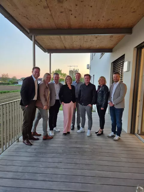 Die frisch gewählten ÖVP Gemeinderätinnen und Gemeinderäte mit Bürgermeisterin Karin Stromberger und Vizebürgermeister Wolfgang Prugmaier | Foto: HK