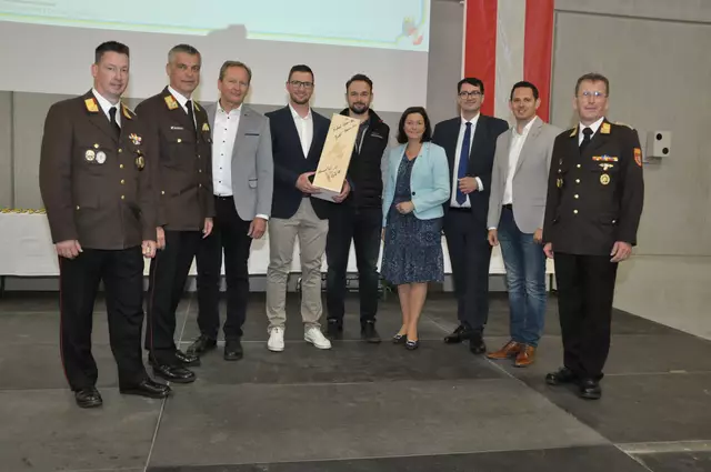 Der Firma Karner wurde sehr gedankt. | Foto: AFKDO Neulengbach/Lang