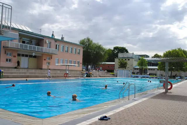 Sicherheit geht vor. Egal ob im Becken, im Naturfreibad oder in ungesicherten Gewässern. (Symbolfoto) | Foto: Petra Bukowsky (Symbolbild)