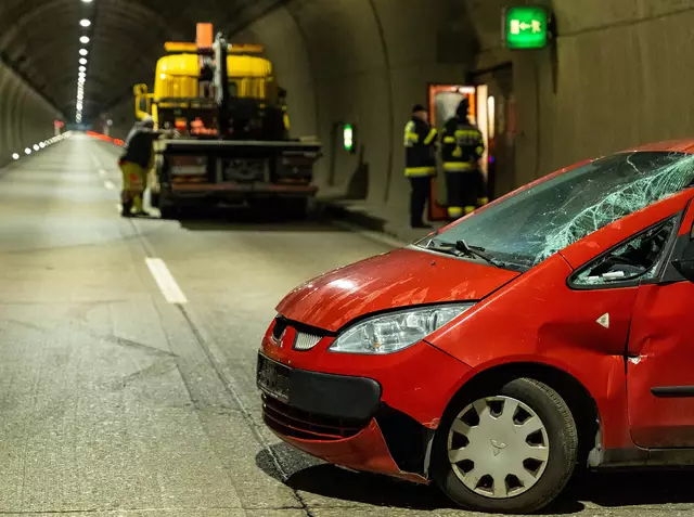 Laut Szenario galten mehrere Insassen als verletzt, einige von ihnen waren in den Wracks eingeklemmt. | Foto: Rotes Kreuz Lütgendorf