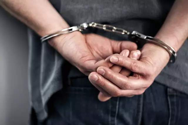 Kindesmissbrauch und Besitz von Kinderpornos: Nach umfangreichen Ermittlungen klickten bei einem Pensionisten aus Linz-Land die Handschellen. | Foto: BrianAJackson_panthermedia
