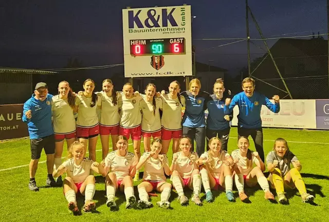 Das Team der BFV-Frauenakademie der BHAK/BHAS Stegersbach bejubelte einen 6:0-Sieg in Deutschkreutz. | Foto: BFV-Frauenakademie