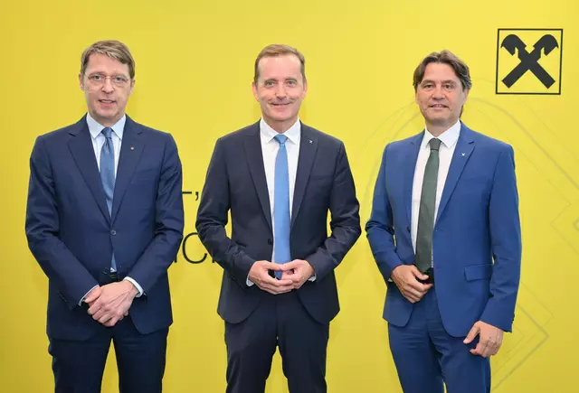 v.l.n.r.: Georg Messner, Vorstandsdirektor Raiffeisen Landesbank Kärnten, Manfred Wilhelmer, Vorstandssprecher Raiffeisen Landesbank Kärnten und Gert Spanz, Vorstandsdirektor Raiffeisen Landesbank Kärnten | Foto: RLB/Hude